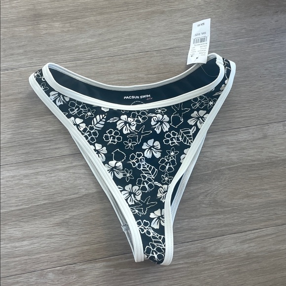 Pacsun Eco Black & White floral bikini bottoms NWT size small - Picture 3 of 5